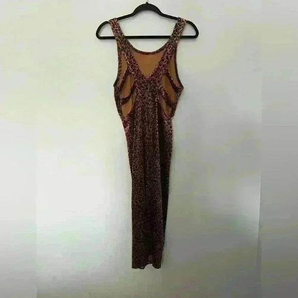 STONE ROW Leopard Velour Cut Out Bodycon Dress - Picture 4 of 9